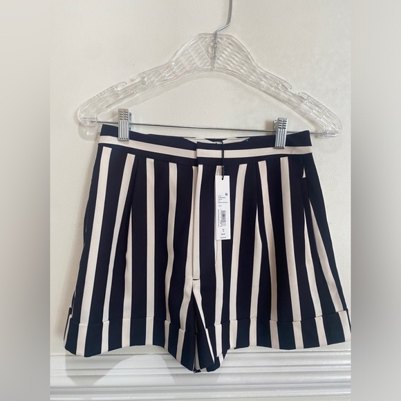 Alice +Olivia Moondust Black and White Striped shorts size 10 - Picture 7 of 12